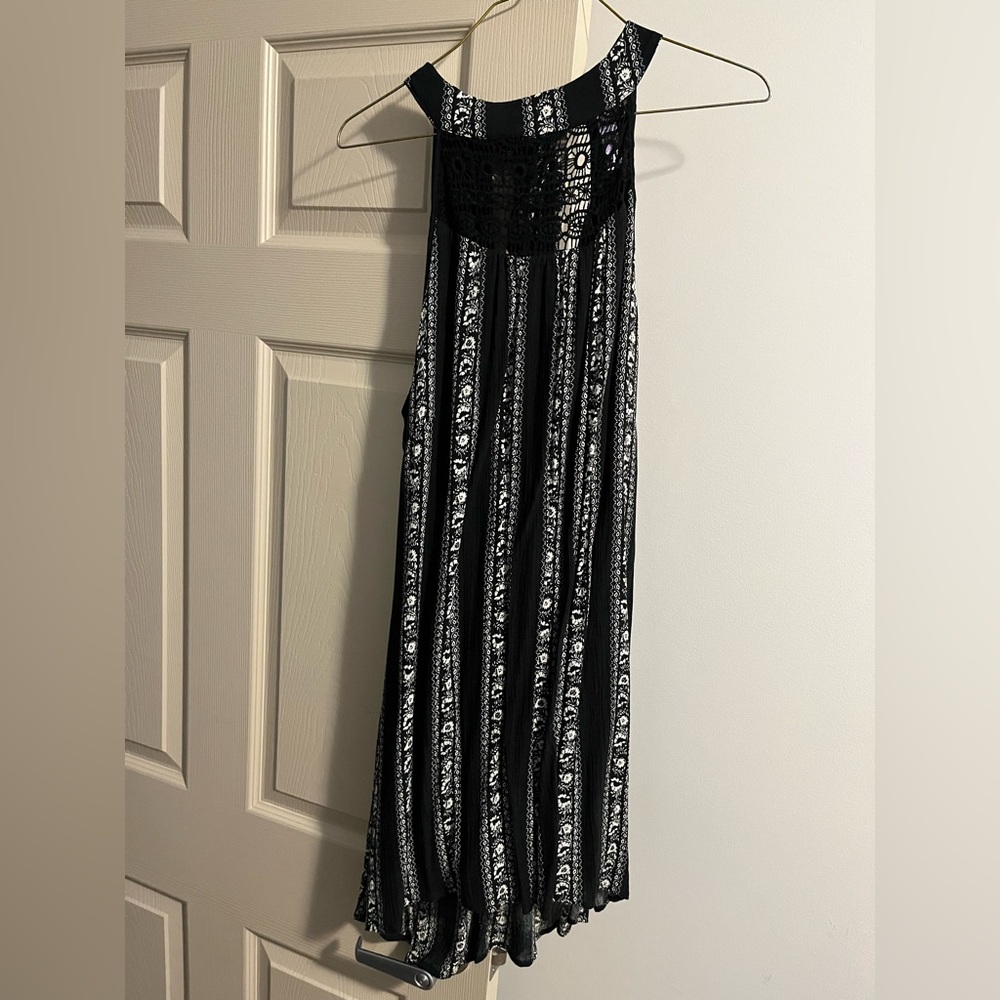 Black and white Francesca’s midi dress